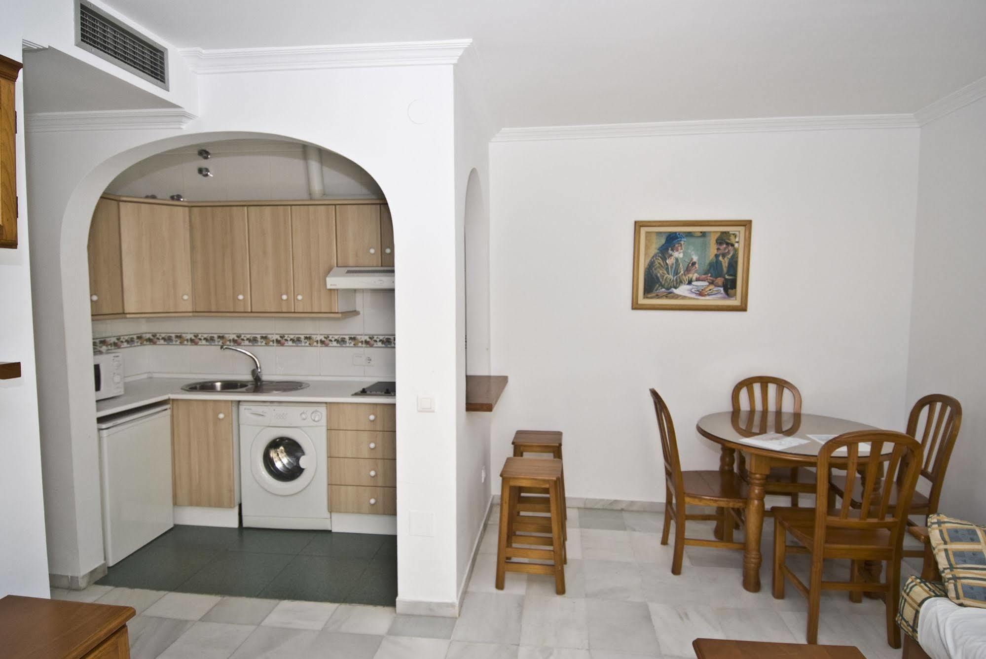Apartamentos Hc Burriana Playa Nerja Exterior photo