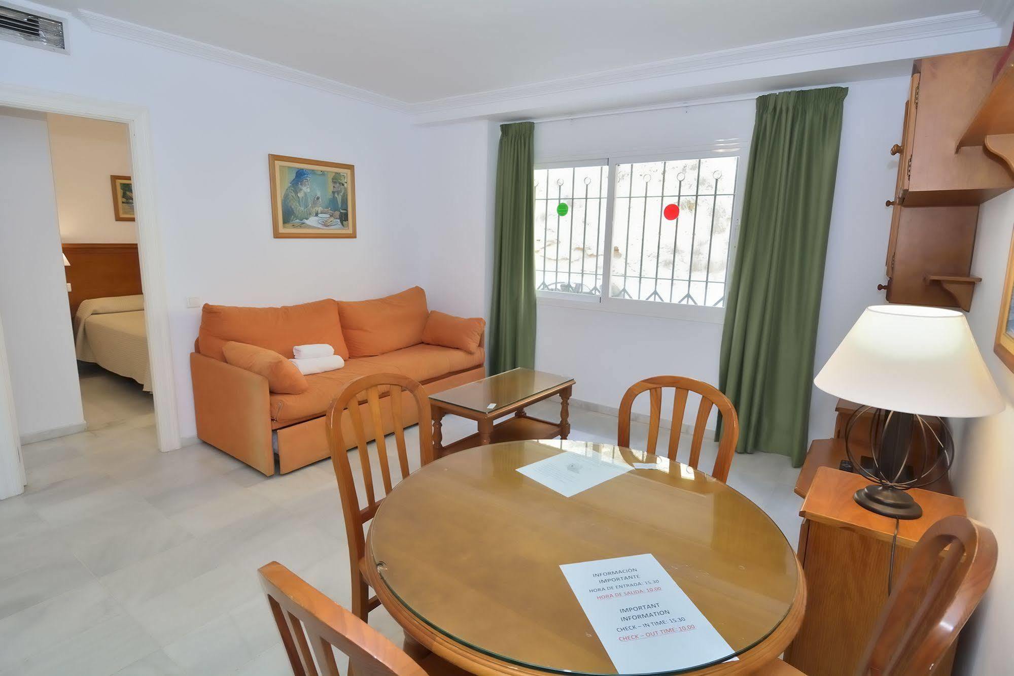 Apartamentos Hc Burriana Playa Nerja Exterior photo
