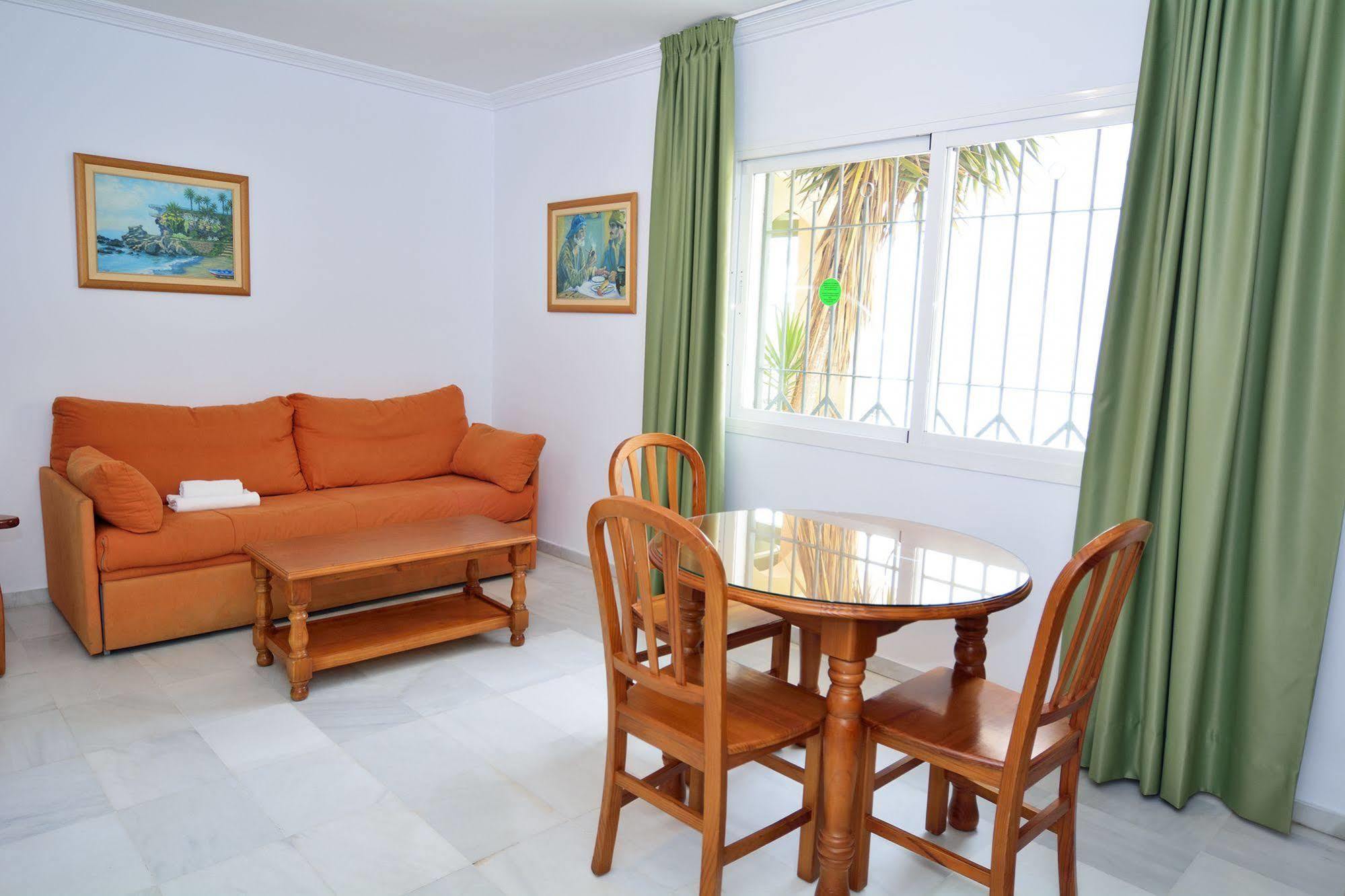 Apartamentos Hc Burriana Playa Nerja Exterior photo