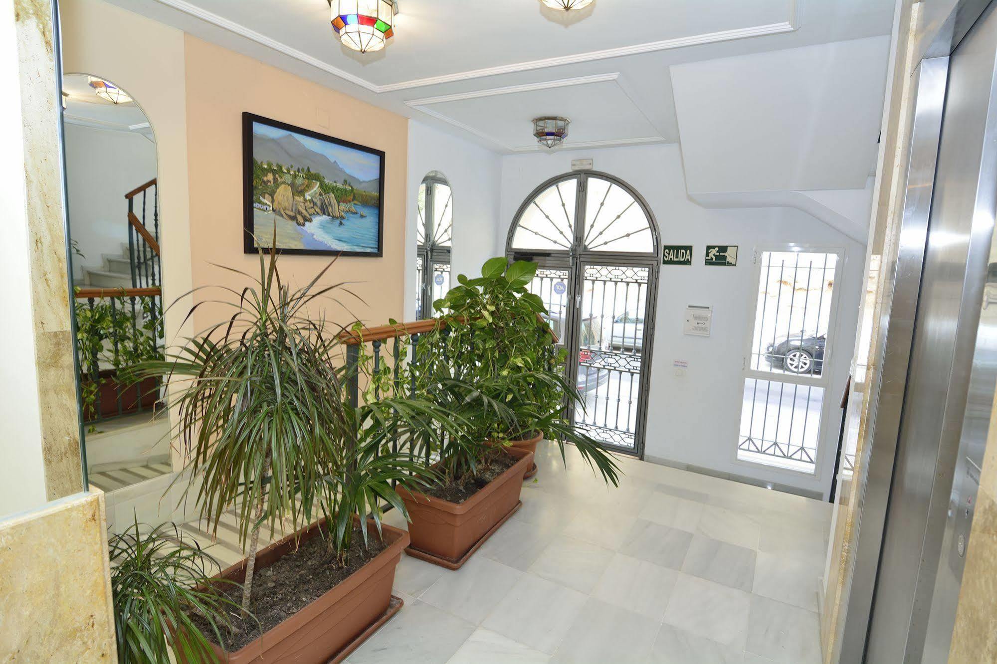 Apartamentos Hc Burriana Playa Nerja Exterior photo